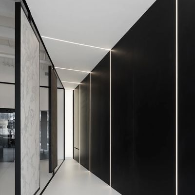 سعر جيد الصمام الشخصي لسقف الإضاءة شريط الضوء الأسود شرائط القناة راحة دريوال الجص الجبس 3 T5 الألومنيوم الانترنت