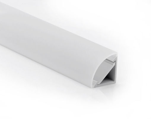 سعر جيد غطاء LED مقاوم للماء غطاء IP65 بثق غطاء الكمبيوتر مع Heathink للزاوية في الهواء الطلق أو في الداخل الانترنت
